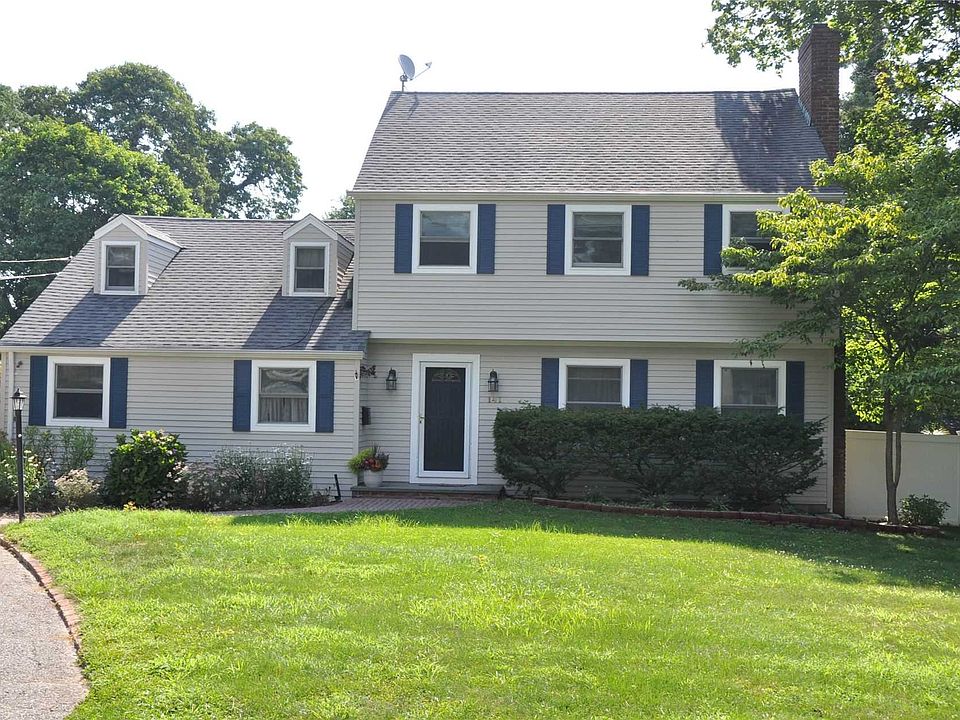 1st image of 141 Saint Marks Ln