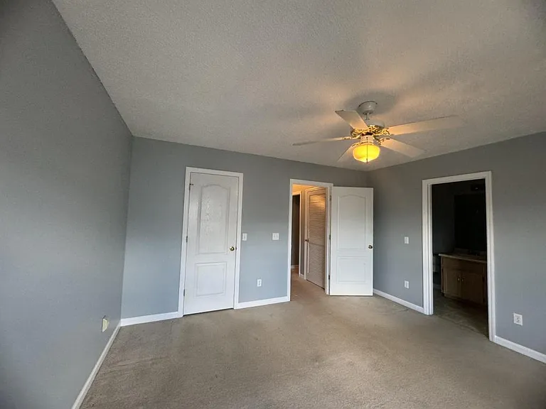 114 Palm Dr — Photo 17