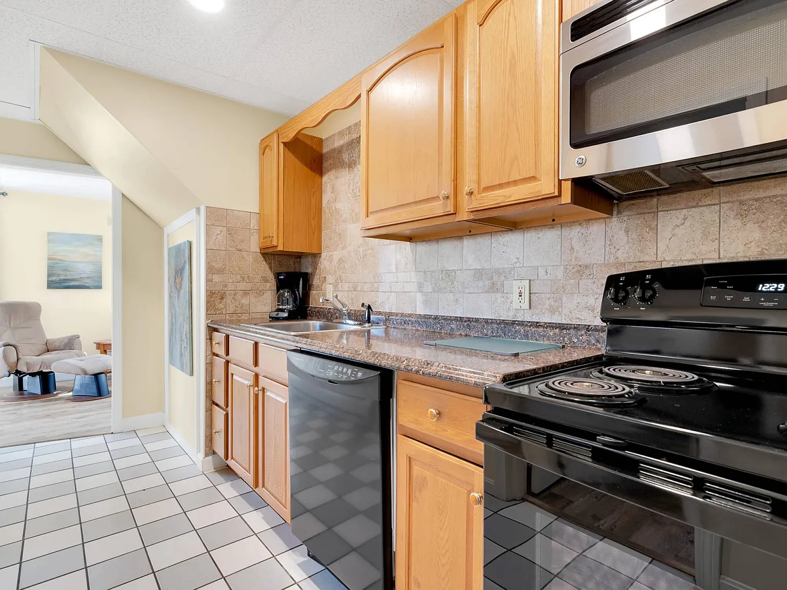 2 bed, $1,400 — Photo 1