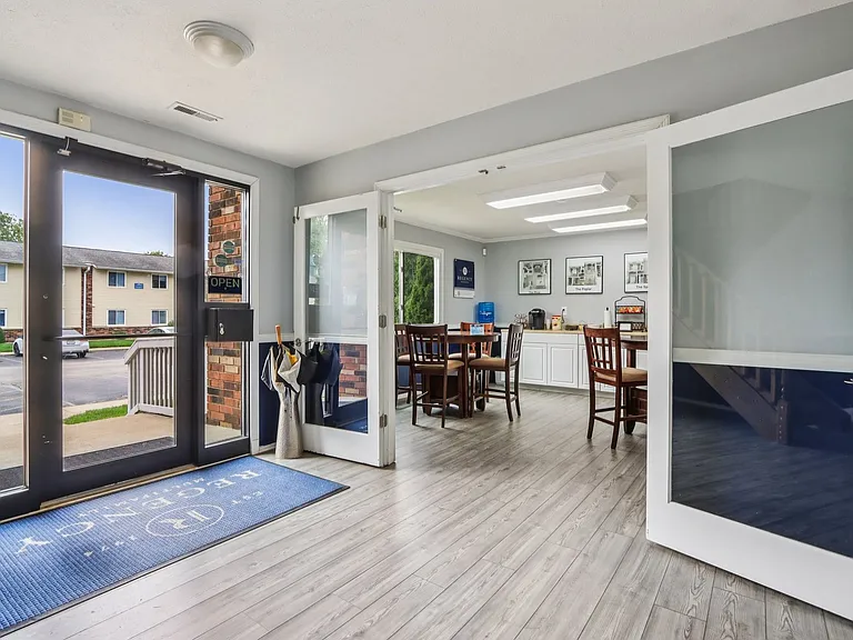 Fountain Park Apartments | Specials Available — Photo 11