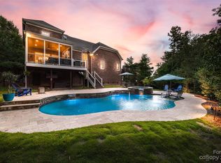 414 Danbury Ln, Tega Cay, SC 29708