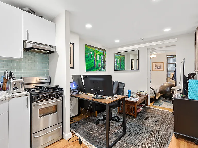 91 Christopher St #19 — Photo 2