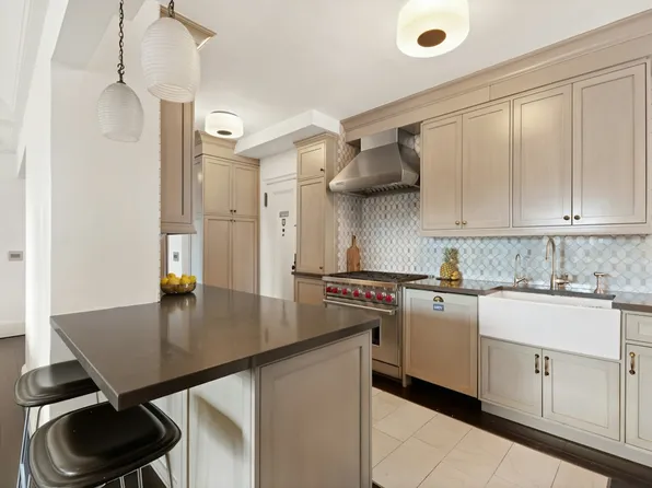 8 East 96th Street image 5 of 13