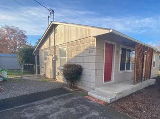 215 Snowy Butte Rd, Central Point, OR 97502