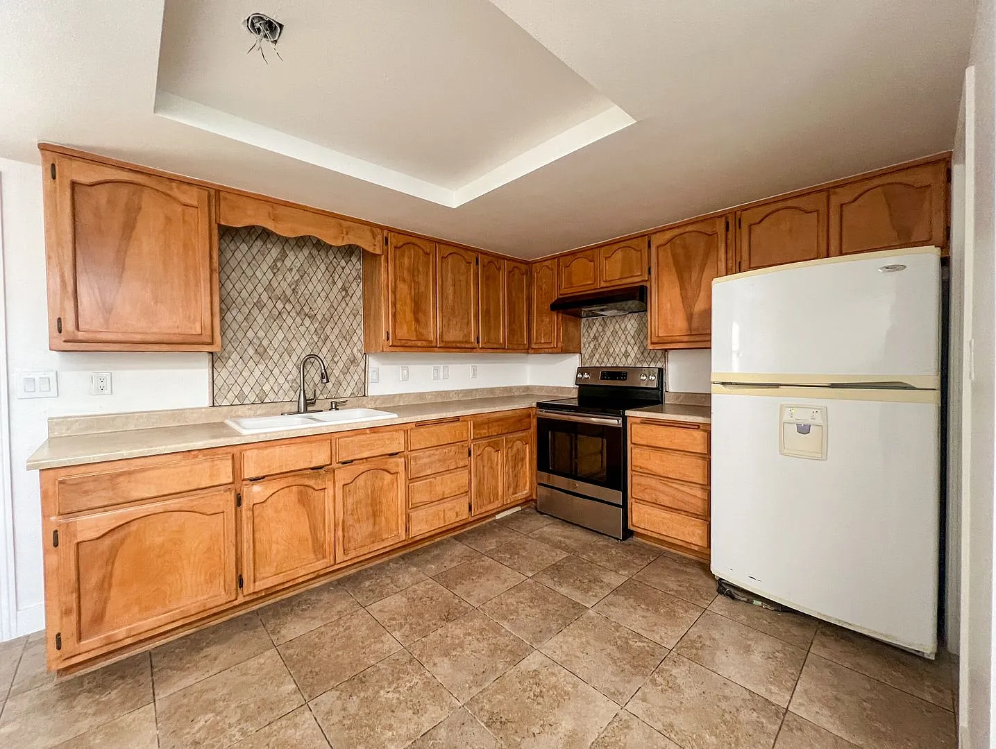 Newly Remodeled 3 Bedroom House on 5 Acres — Photo 4