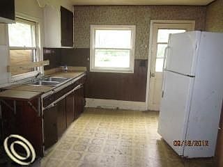 3rd image of 27554 Powers St