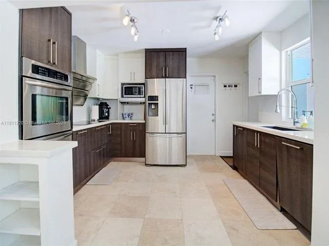 6900 SW 104th St — Photo 12