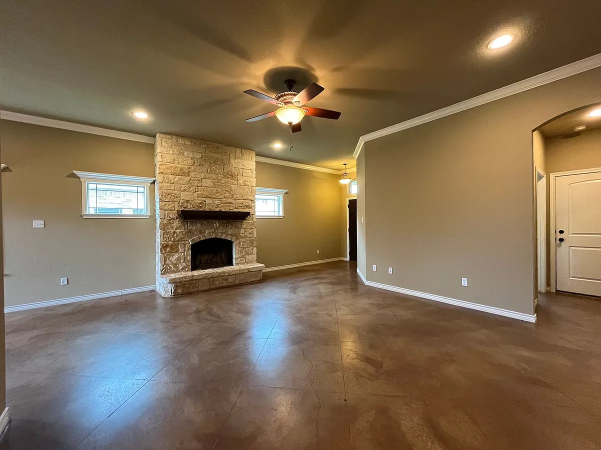 Building Photo - 3113 Silver Saddle Dr