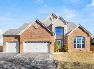 402 S Palmer Dr, Bolingbrook, IL 60490