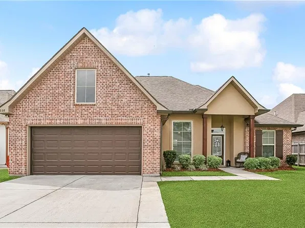 228 Hidden Cypress Dr, Belle Chasse, LA 70037