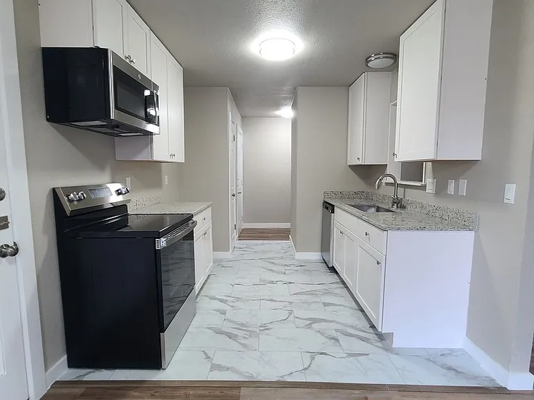 13707 Earlywood St — Photo 17