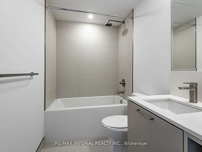 19 Western Battery Rd #2211 — Photo 12
