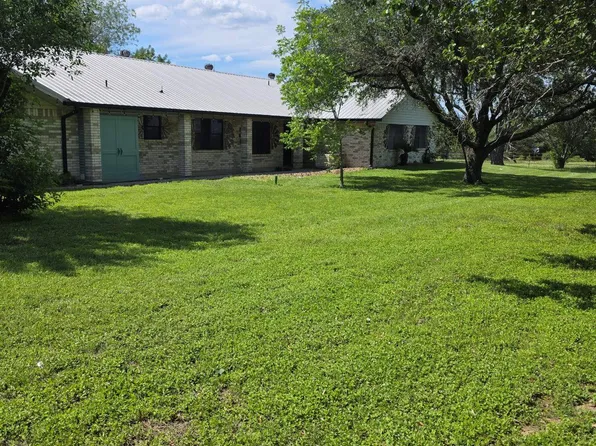 5953 Fm 141, Ledbetter, TX 78946