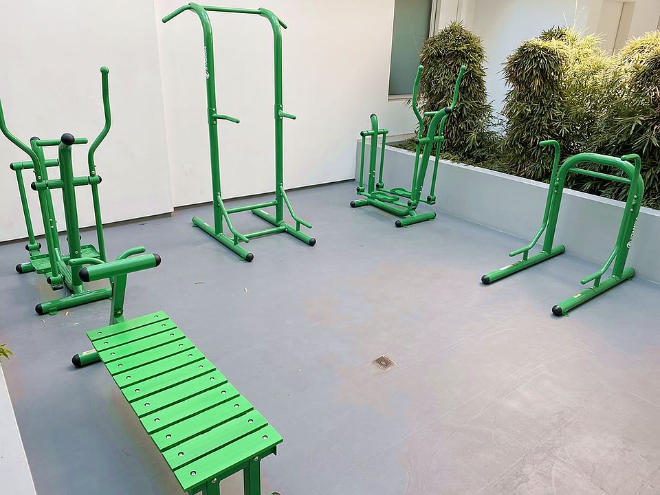 11090 Ophir Drive, Westwood CA 90024 - Outdoor Fitness Equipment