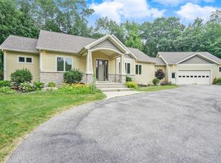 11225 Headwaters Ct NE, Lowell, MI 49331
