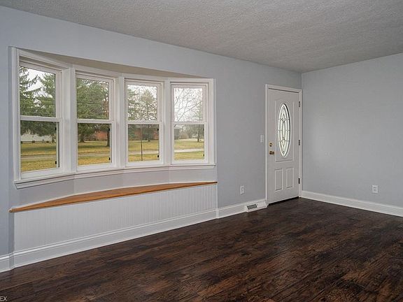 3rd image of 1226 Blueberry Hill Dr