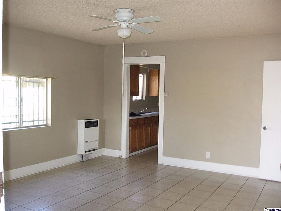 2nd image of 1010 Clela Ave
