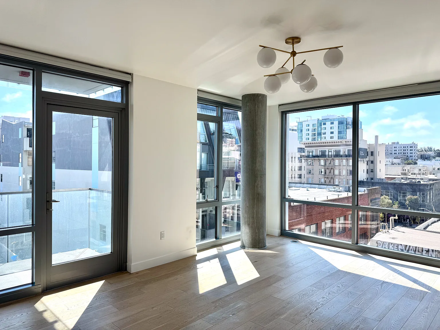 2 bed, 1158 sqft, $6,900 — Photo 2