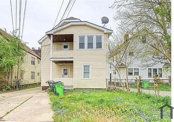 4 bed, $1,850 — Photo 2