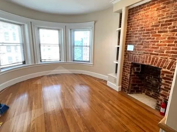 884 Massachusetts Ave APT 516, Cambridge, MA 02139