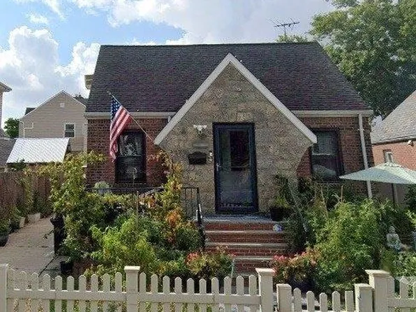 180-14 69 Avenue, Fresh Meadows, NY 11365