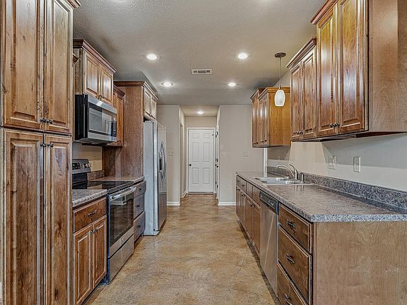 4th image of 434 Wildwood Point