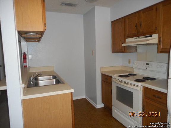 4th image of 1030 Orts Dr #B