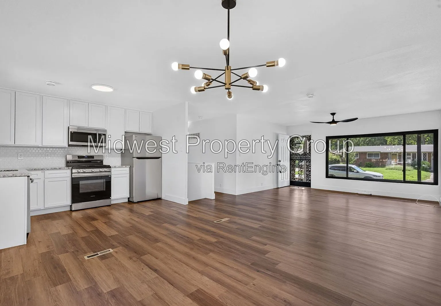 3 bed, 1.5 bath, 1140 sqft, $1,395 — Photo 1