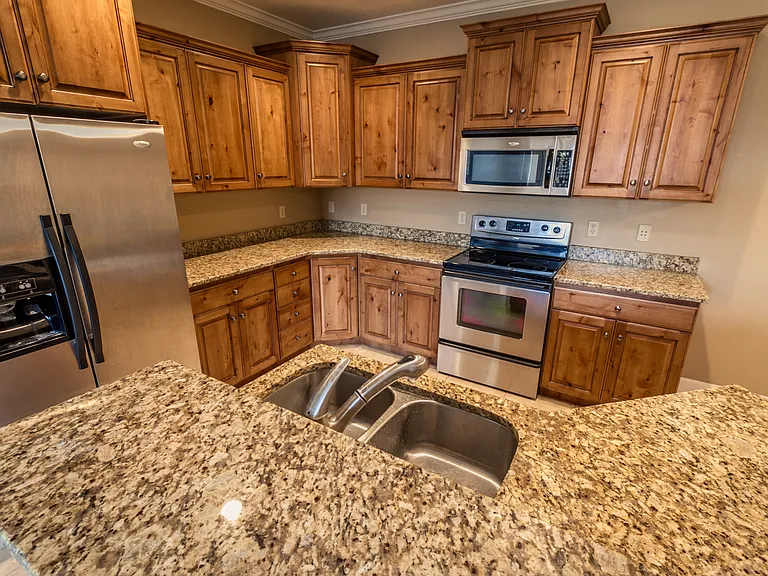 952 W 965 N #202 — Photo 3