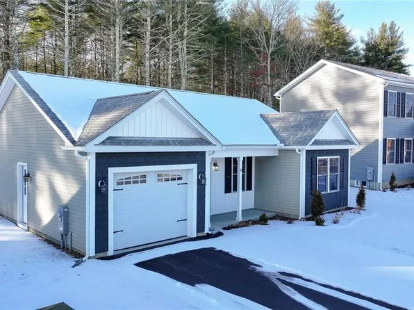 16 Pine Way Blvd, Coventry, RI 02816