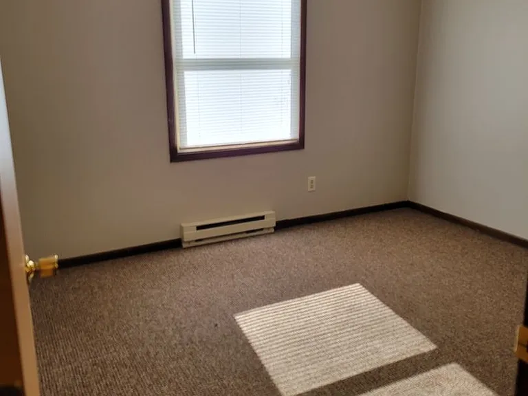 235 W Johnson St — Photo 12