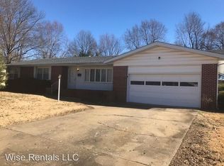 2656 E Southern Hills Blvd, Springfield, MO 65804