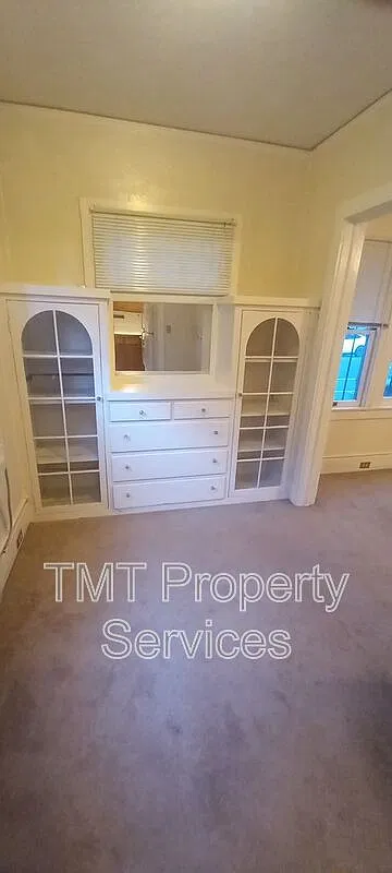 Studio, 1.0 bath, 430 sqft, $1,075 — Photo 3