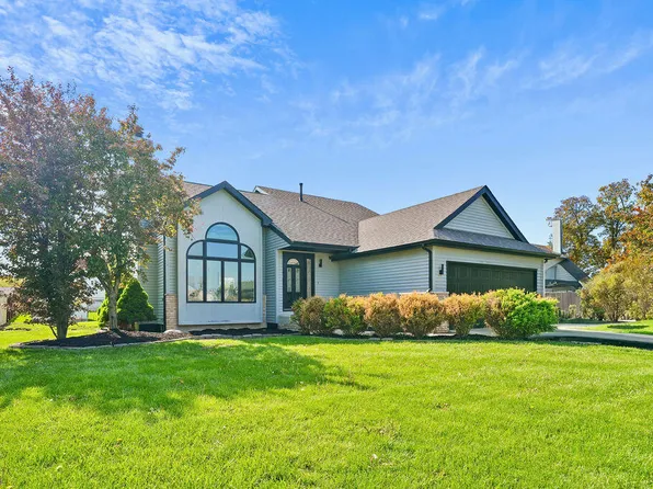 8774 King Pl, Crown Point, IN 46307