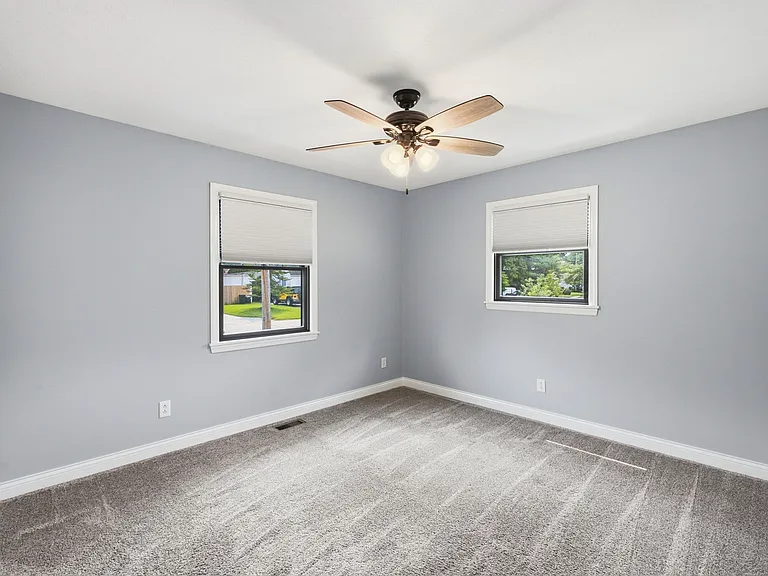 71 Forest Ave — Photo 44