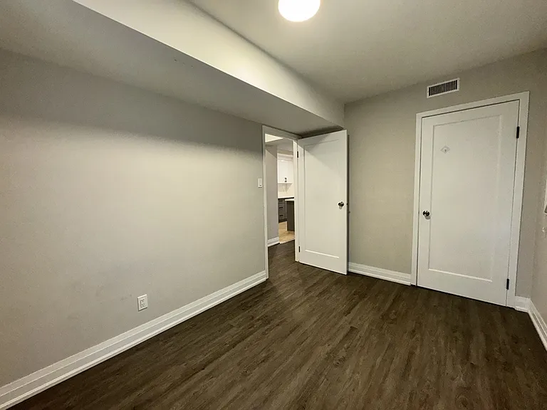 16 Wellington St W #6 — Photo 15