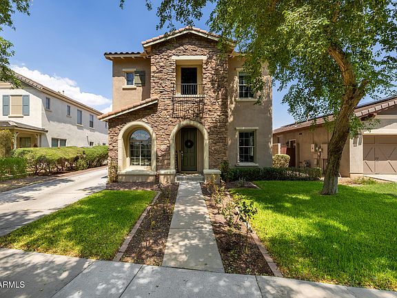 3rd image of 21064 W MAIDEN Lane