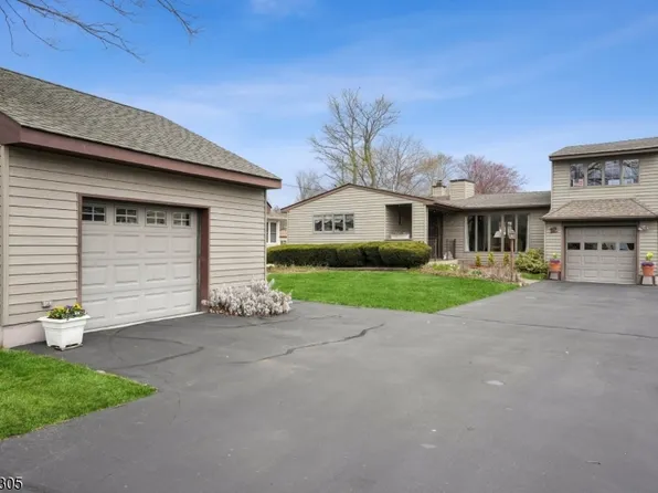 12 Benedict Dr, Jefferson Twp., NJ 07849