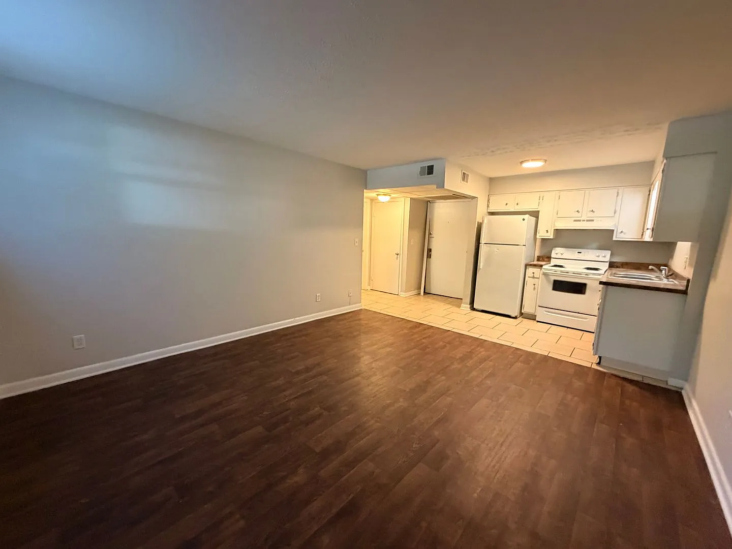 Parkside Apartments — Photo 4
