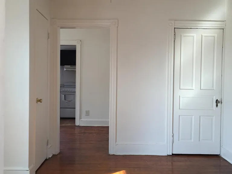 539 E Chestnut St #3 — Photo 2
