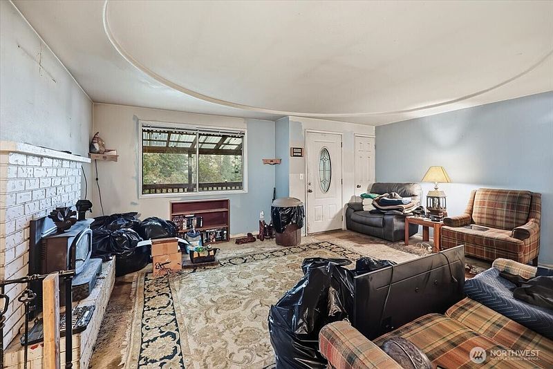 3rd image of 4349 Grote Road
