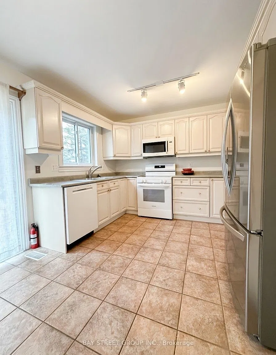 5 bed, $2,800 — Photo 3