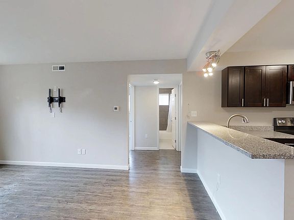 2nd image of 100 W 9th Ave #13584461