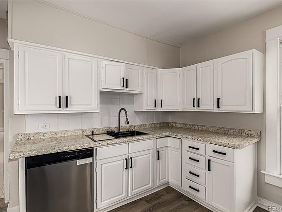 3rd image of 448 Knox Court