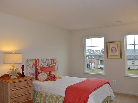 Bedroom - similar home shown