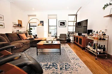 Rented by R New York