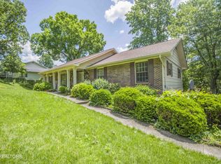 106 Greenbriar Ln, Oak Ridge, TN 37830