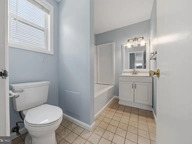24 Florence Tollgate Pl #1 — Photo 16