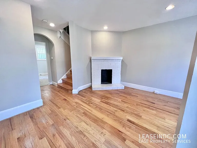 342 Elm St NW — Photo 6