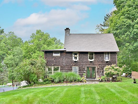 3rd image of 242 Seminary Hill Road